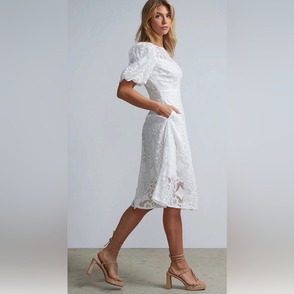 New York & Company Dresses & Skirts - New York & Company Eyelet Puff-Sleeve Midi Dress - L